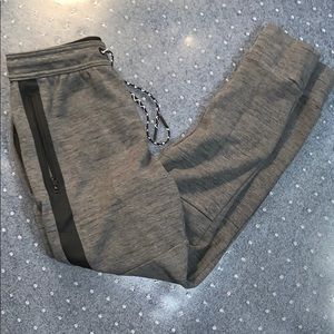 Gray American Eagle sweatpants men’s extra small